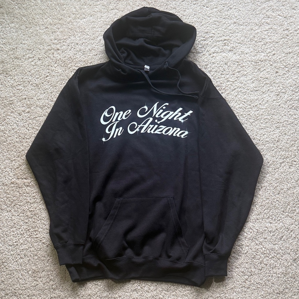 Black 'One Night In Arizona' Graphic Hoodie Sweatshirt- size medium